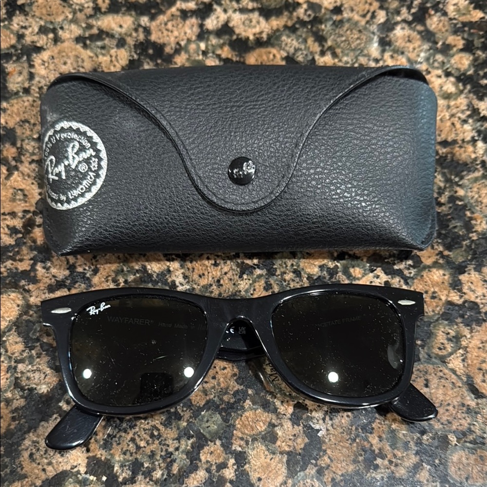 Ray-Ban Classic Black Sunglasses with Case